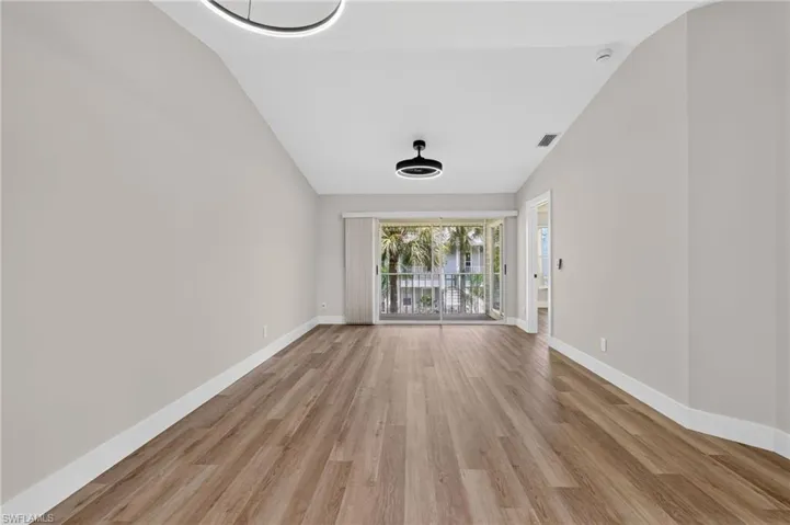 1915 Courtyard Way 202, Naples, Florida 34112