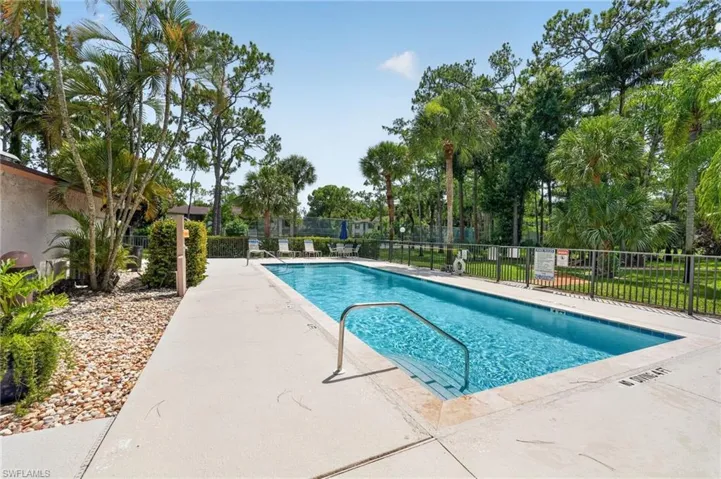 1915 Courtyard Way 202, Naples, Florida 34112