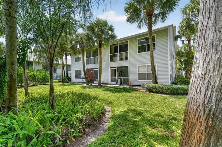 1915 Courtyard Way 202, Naples, Florida 34112