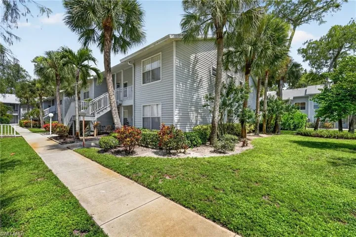 1915 Courtyard Way 202, Naples, Florida 34112