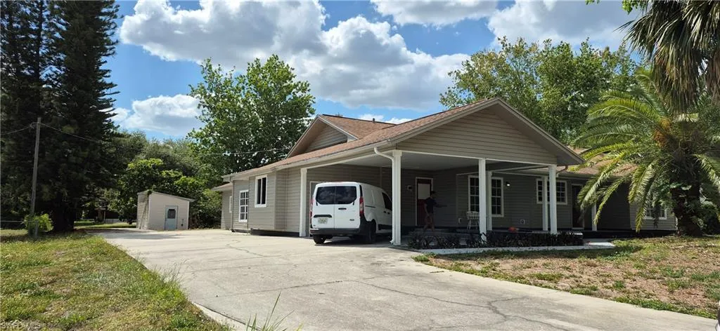 315 Cleveland Ave, Lehigh Acres, Florida 33936