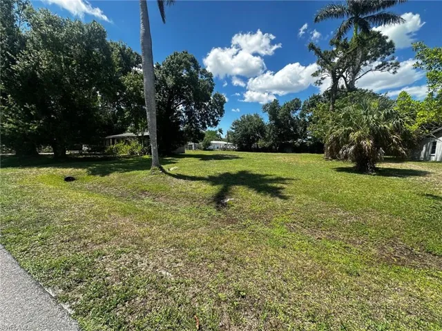 200  Rose  ST, North Fort Myers, FL 33903