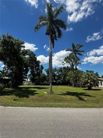 200  Rose  ST, North Fort Myers, FL 33903