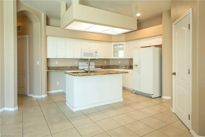 1721 SW 10th AVE, CAPE CORAL FL 33991