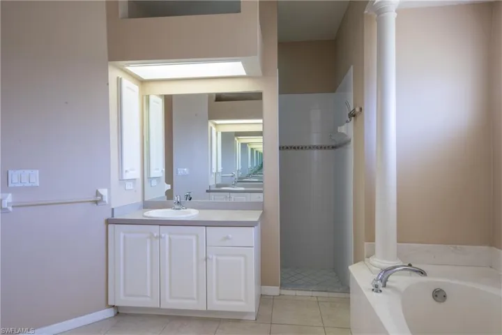 1721 SW 10th AVE, CAPE CORAL FL 33991