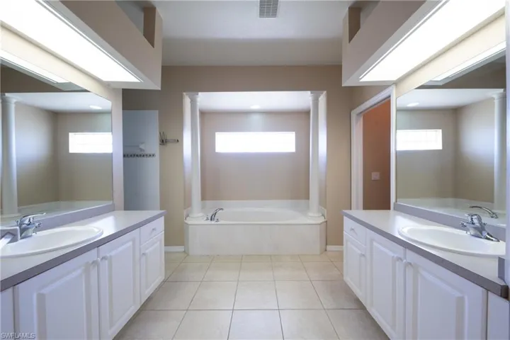 1721 SW 10th AVE, CAPE CORAL FL 33991