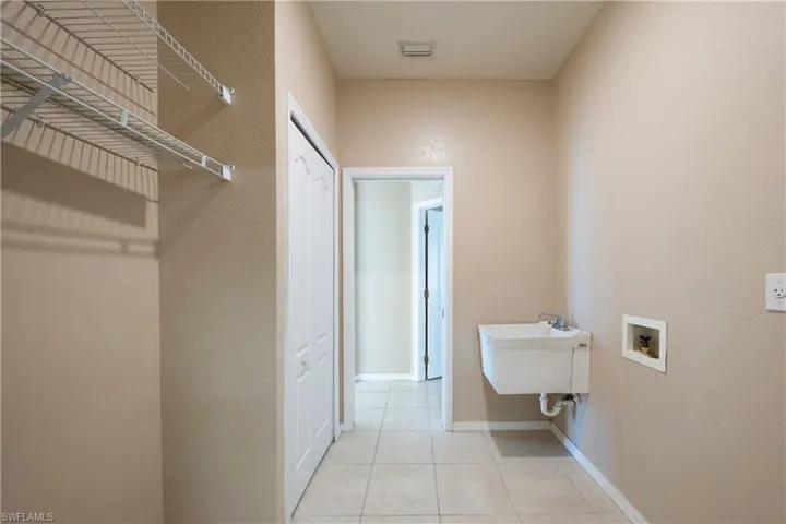 1721 SW 10th AVE, CAPE CORAL FL 33991
