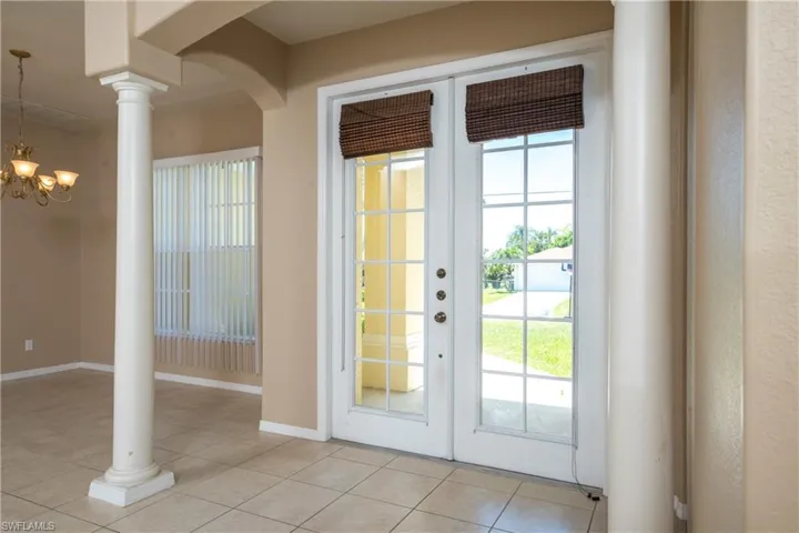 1721 SW 10th AVE, CAPE CORAL FL 33991