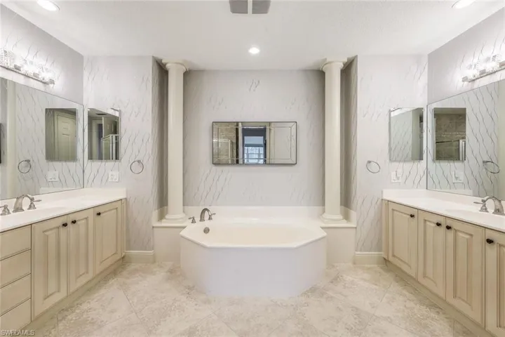 9225  Museo  CIR, Naples, FL 34114