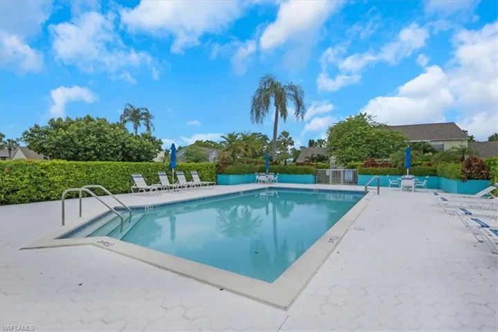 1535 Trafalgar Ln A, Naples, Florida 34116