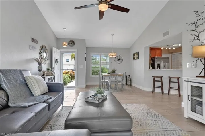 1535 Trafalgar Ln A, Naples, Florida 34116