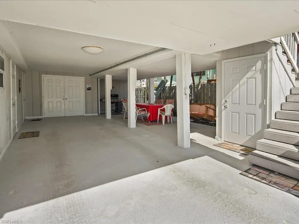 565 Coconut AVE, Goodland, FL 34140,224090555