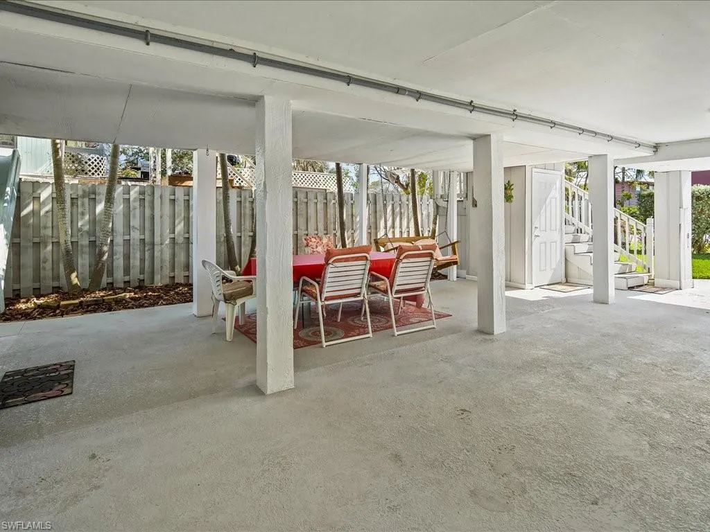 565 Coconut AVE, Goodland, FL 34140,224090555