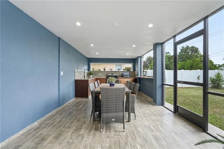 1405 Sw 1st Pl, Cape Coral, Florida 33991