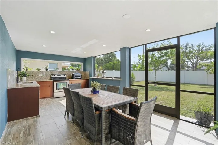 1405 Sw 1st Pl, Cape Coral, Florida 33991