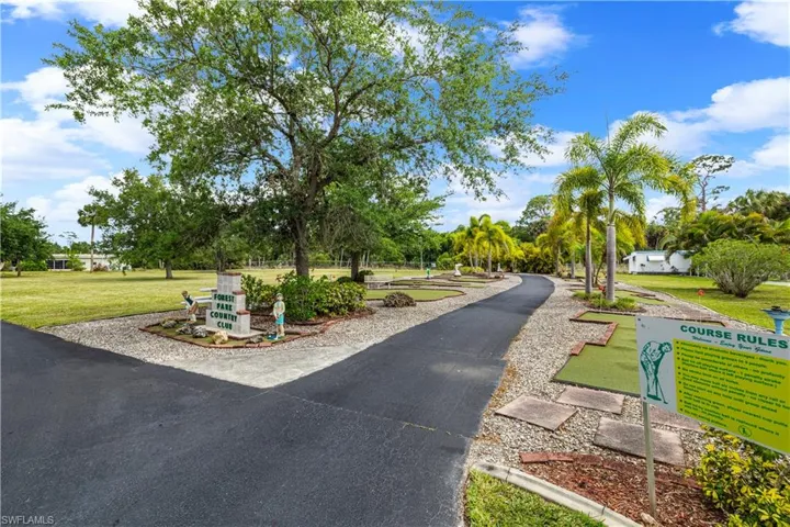 514  Blossom  CT, North Fort Myers, FL 33917