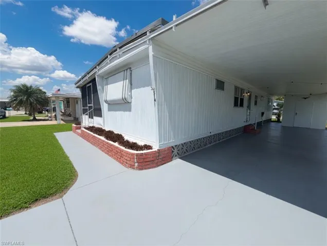 514  Blossom  CT, North Fort Myers, FL 33917