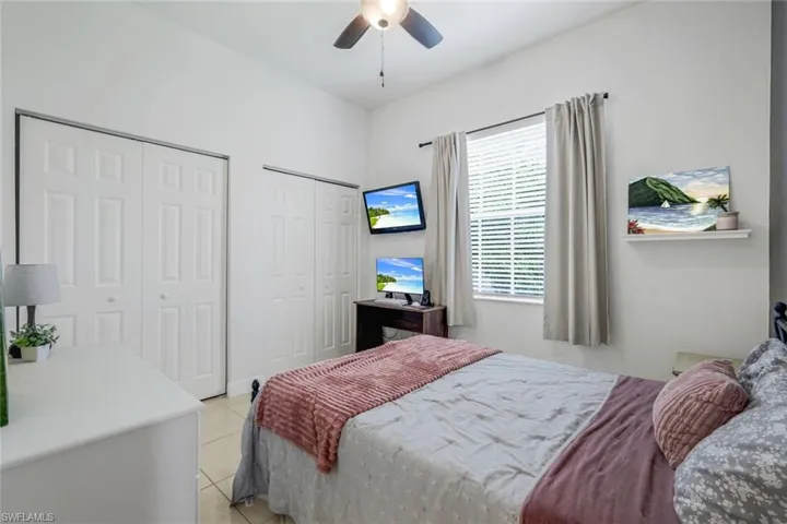 1130 Nw 14th Ter, Cape Coral, Florida 33993