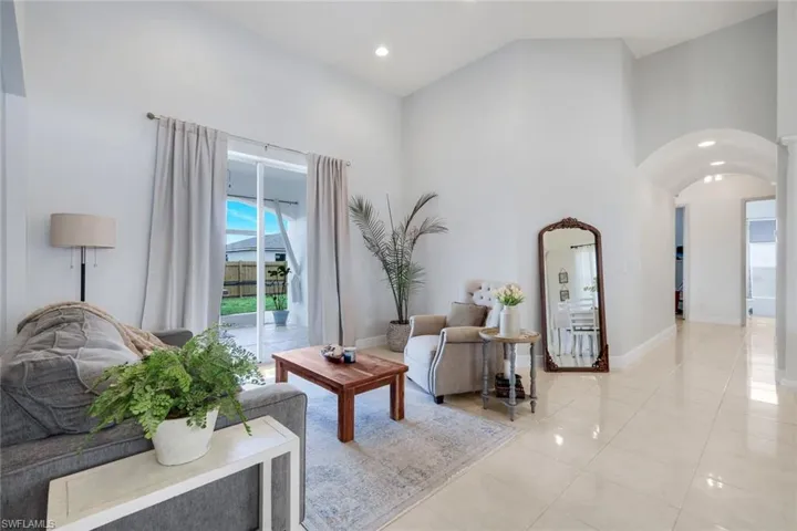 1130 Nw 14th Ter, Cape Coral, Florida 33993