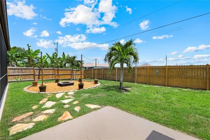 1130 Nw 14th Ter, Cape Coral, Florida 33993