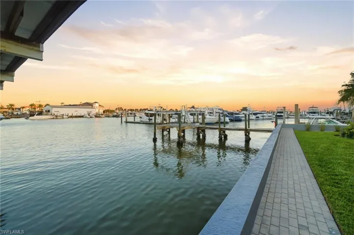 1100 8th Ave S 206c, Naples, Florida 34102
