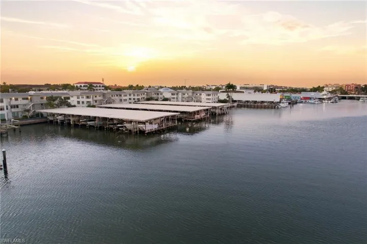BOATER'S DELIGHT! Deeded dock spacewith the unit!