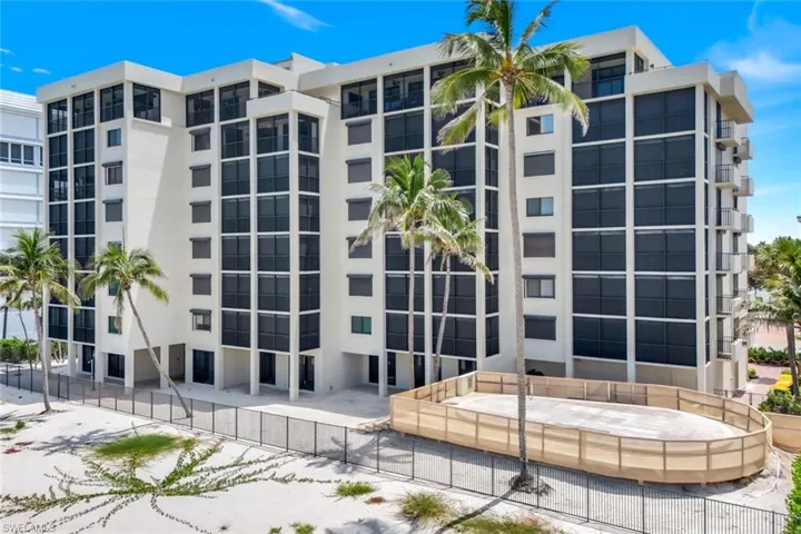 View of apartment building / complex
