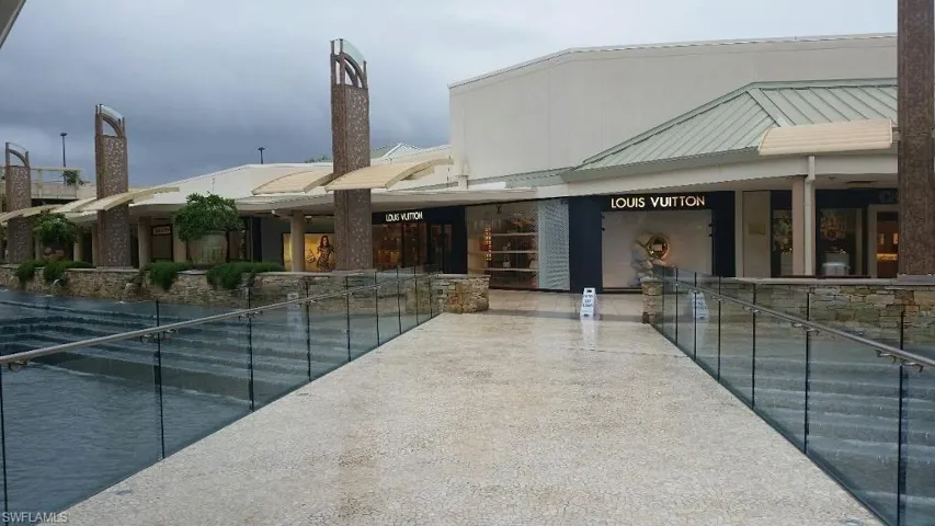 Walk or bike ride to Waterside Shops and the Artis of Naples!