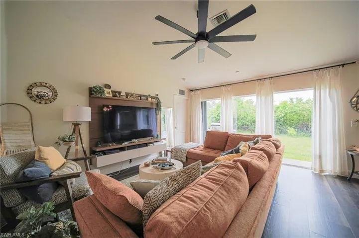 3327  53rd W ST, Lehigh Acres, FL 33971