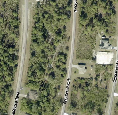 516 Cypress Ave S, Lehigh Acres, Florida 33974