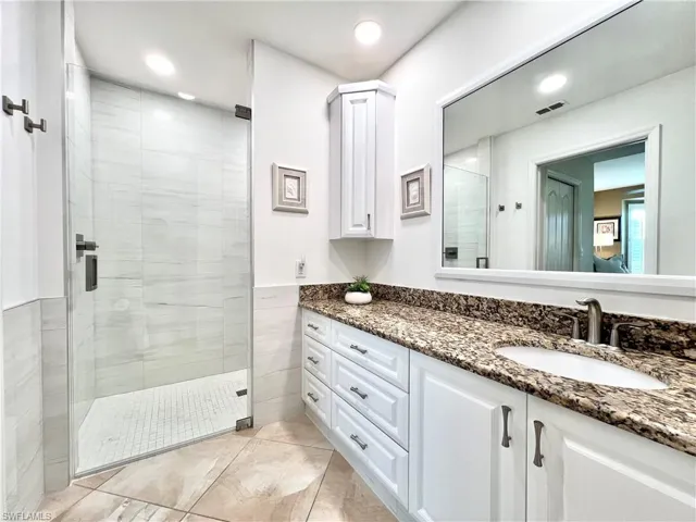 8580  Naples Heritage  DR, Naples, FL 34112