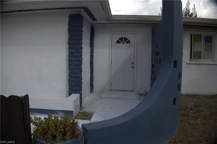 1338  Old Bridge  RD, North Fort Myers, FL 33917