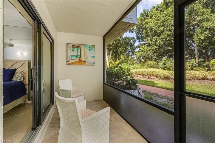 600  Neapolitan  WAY, Naples, FL 34103