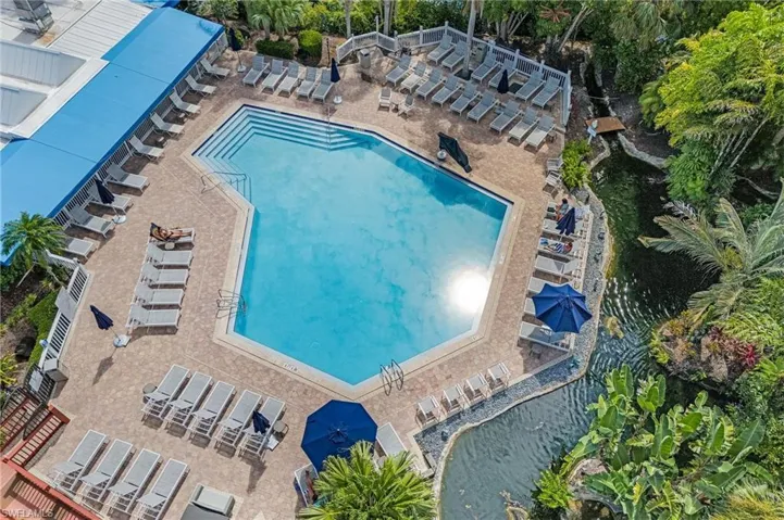 600  Neapolitan  WAY, Naples, FL 34103