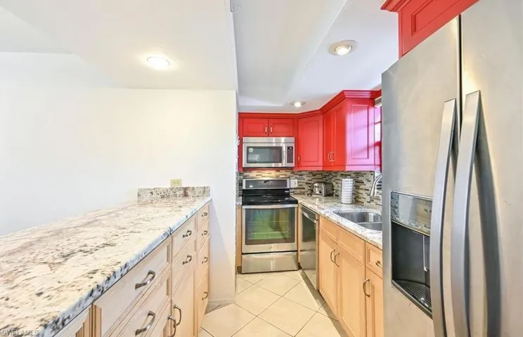 600  Neapolitan  WAY, Naples, FL 34103