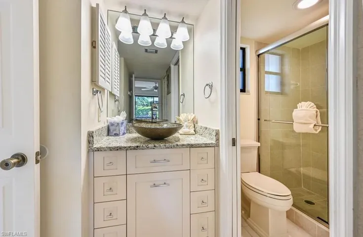 600  Neapolitan  WAY, Naples, FL 34103