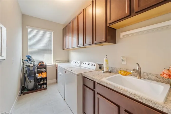 14554  Tropical  DR, Naples, FL 34114