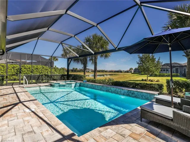 Custom Pool & Spa