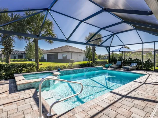 Custom Pool & Spa