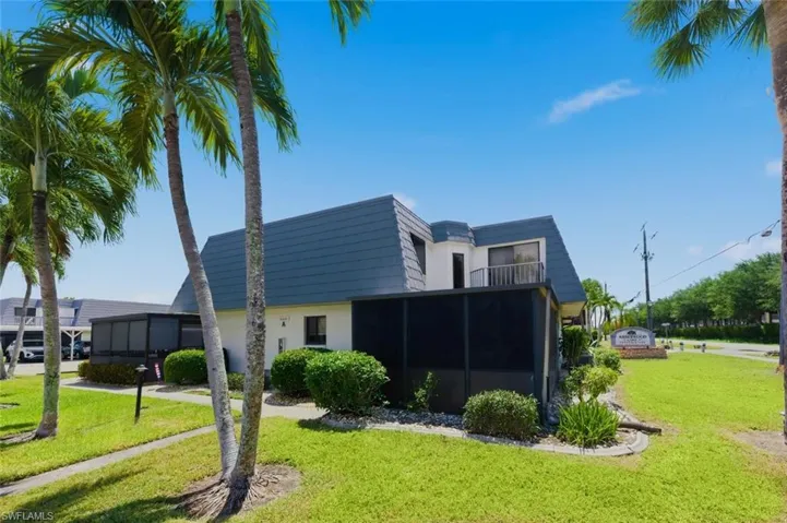 16001 Amberwood Lake Ct 1, Fort Myers, Florida 33908