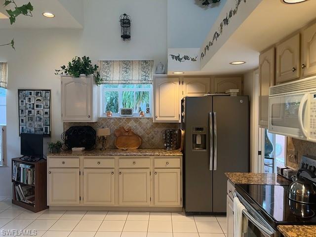 Wonderful extra kitchen counter space