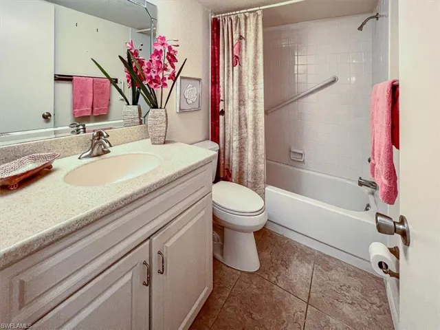 2nd Bathroom with Tub Shower Combo