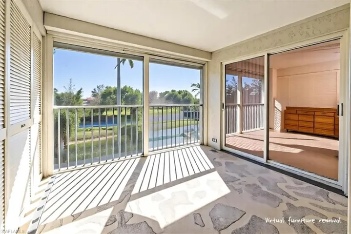 3rd Floor Balcony Patio End Unit - no one above or on the left side of you!