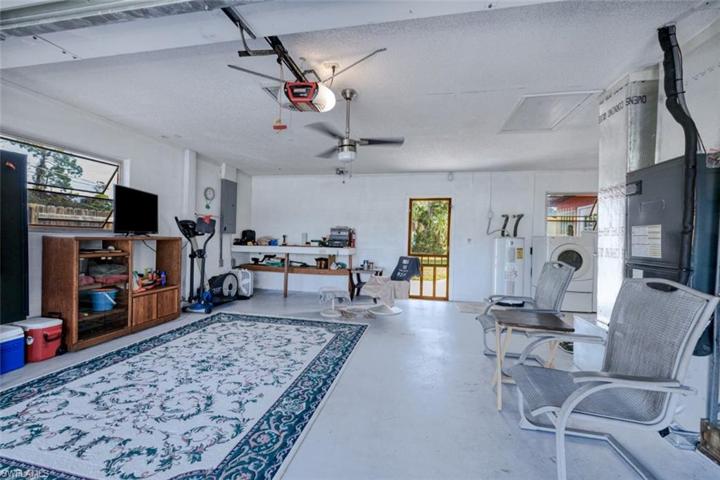 Garage toward Left