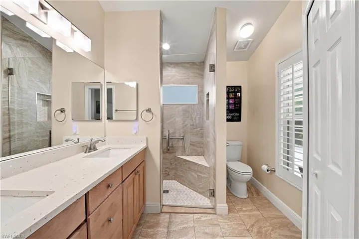 22178 Seashore Cir, Lee, Florida 33928