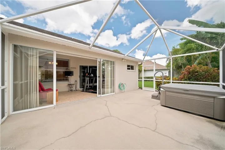 22178 Seashore Cir, Lee, Florida 33928