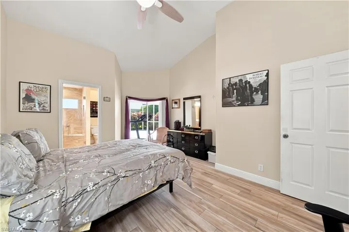 22178 Seashore Cir, Lee, Florida 33928