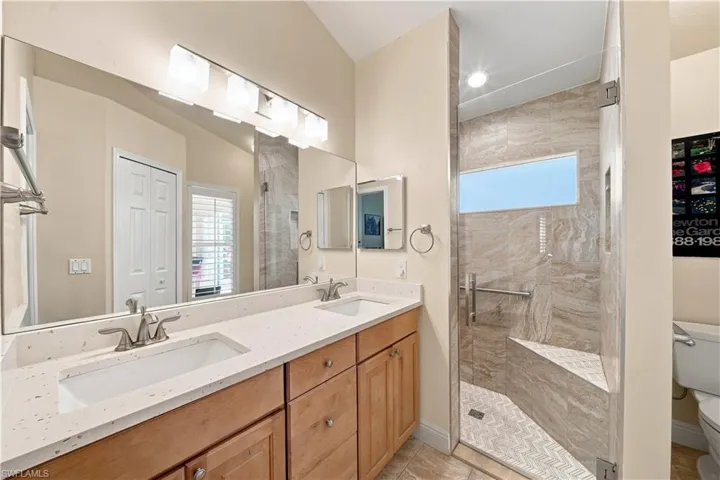 22178 Seashore Cir, Lee, Florida 33928