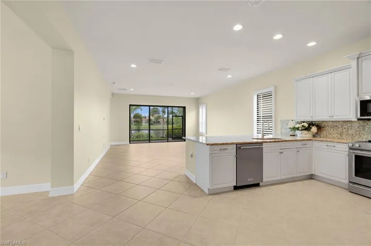 11643  Meadowrun  CIR, Fort Myers, FL 33913
