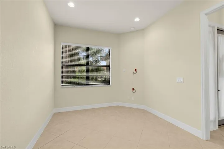 11643  Meadowrun  CIR, Fort Myers, FL 33913
